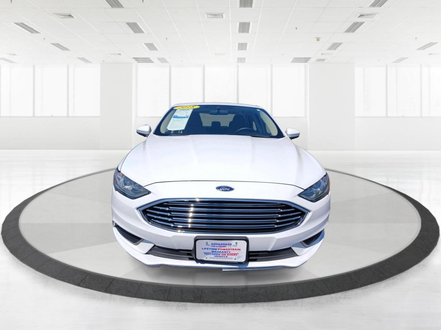 2018 White Platinum Metallic Tri-Coat Ford Fusion SE (3FA6P0HD3JR) with an 1.5L L4 DOHC 16V engine, 6A transmission, located at 401 Woodman Dr, Riverside, OH, 45431, (937) 908-9800, 39.760899, -84.123421 - Photo#6