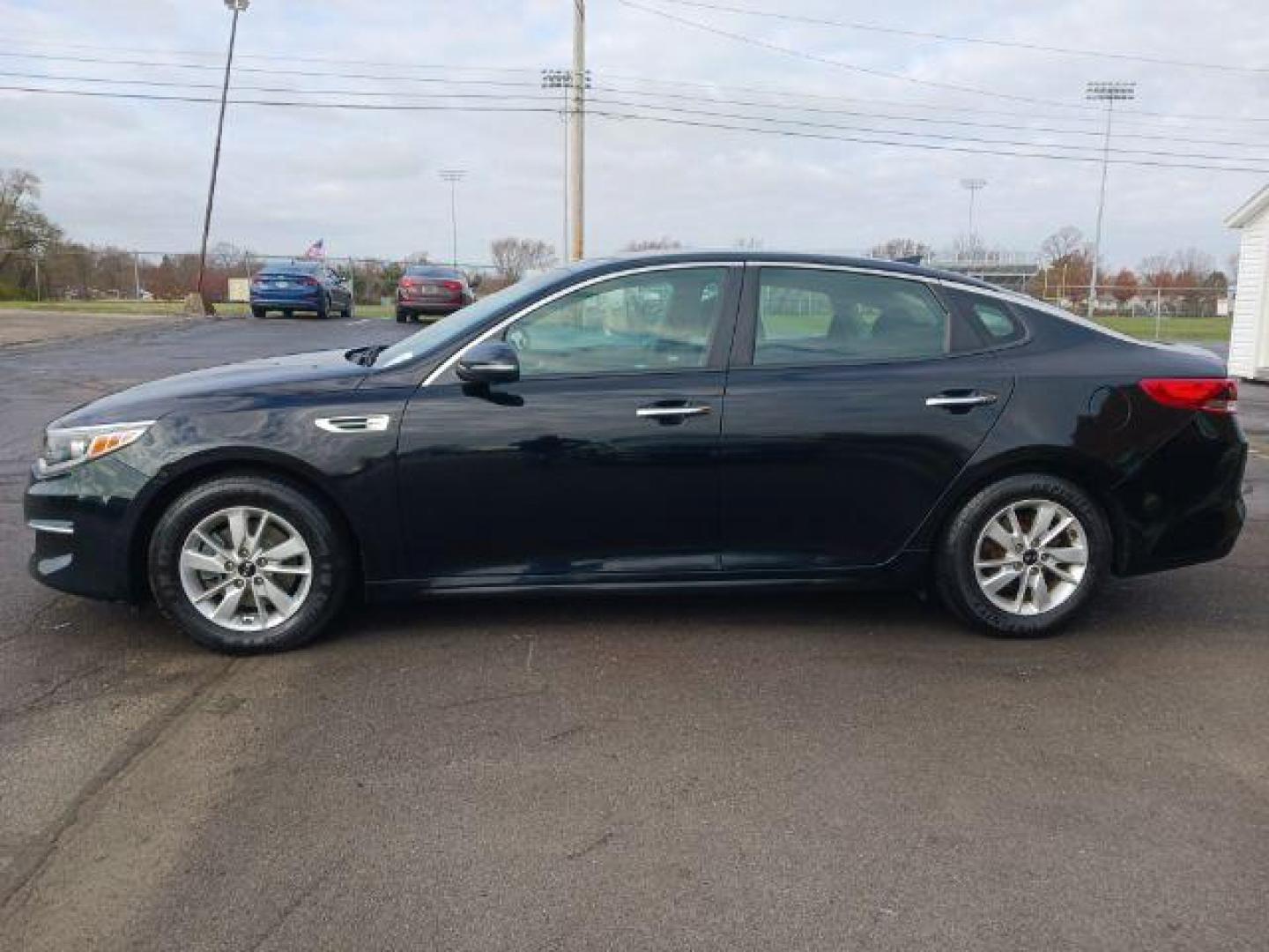 2018 Aurora Black Pearl Kia Optima LX (5XXGT4L36JG) with an 2.4L L4 DOHC 16V engine, 6-Speed Automatic transmission, located at 1184 Kauffman Ave, Fairborn, OH, 45324, (937) 908-9800, 39.807072, -84.030914 - Photo#3