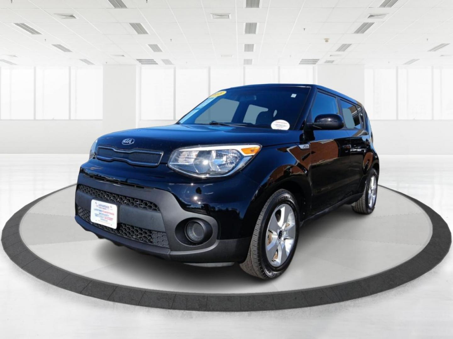 2018 Kia Soul Base 6A (KNDJN2A23J7) with an 1.6L L4 DOHC 16V engine, 6-Speed Automatic transmission, located at 880 E. National Road, Vandalia, OH, 45377, (937) 908-9800, 39.891918, -84.183594 - 2018 Kia Soul Base 6A - Photo#5