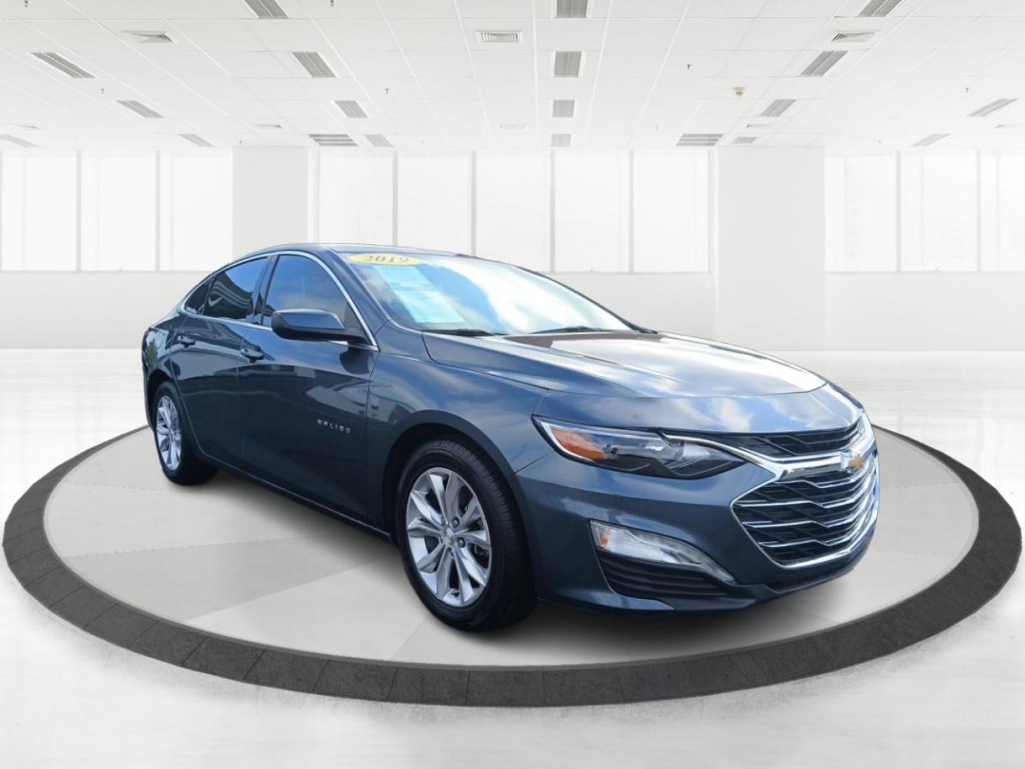 2019 Gray Chevrolet Malibu LT (1G1ZD5ST2KF) with an 1.5L L4 DOHC 16V engine, 6-Speed Automatic transmission, located at 1184 Kauffman Ave, Fairborn, OH, 45324, (937) 908-9800, 39.807072, -84.030914 - Photo#0