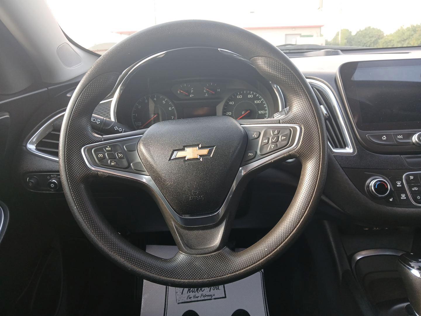 2019 Gray Chevrolet Malibu LT (1G1ZD5ST2KF) with an 1.5L L4 DOHC 16V engine, 6-Speed Automatic transmission, located at 1184 Kauffman Ave, Fairborn, OH, 45324, (937) 908-9800, 39.807072, -84.030914 - Photo#15