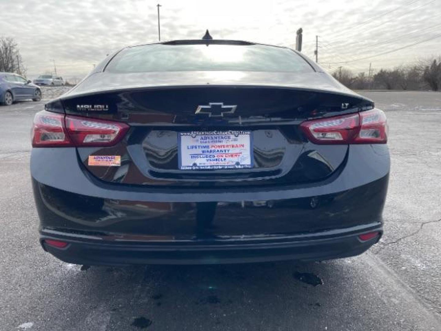 2019 Black Chevrolet Malibu LT (1G1ZD5ST4KF) with an 1.5L L4 DOHC 16V engine, 6-Speed Automatic transmission, located at 1184 Kauffman Ave, Fairborn, OH, 45324, (937) 908-9800, 39.807072, -84.030914 - Photo#4