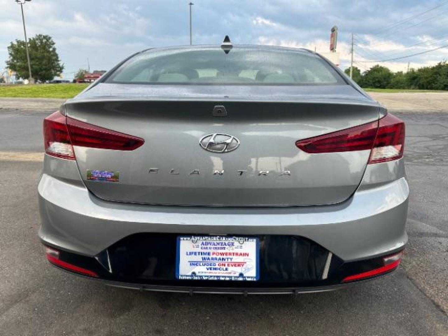 2019 Galactic Gray Hyundai Elantra Limited (KMHD84LF9KU) with an 1.8L L4 DOHC 16V engine, 6-Speed Automatic transmission, located at 1230 East Main St, Xenia, OH, 45385, (937) 908-9800, 39.688026, -83.910172 - Photo#4