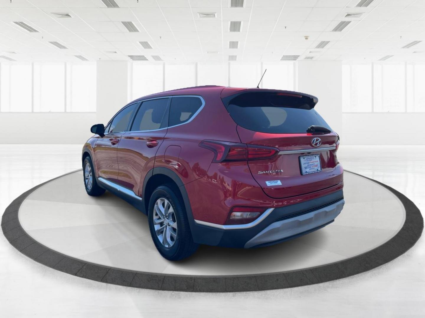 2019 Hyundai Santa Fe SE 2.4 AWD (5NMS2CAD9KH) with an 2.4L L4 DOHC 16V engine, 8-Speed Automatic transmission, located at 1184 Kauffman Ave, Fairborn, OH, 45324, (937) 908-9800, 39.807072, -84.030914 - 2019 Hyundai Santa Fe SE 2.4 AWD - Photo#4